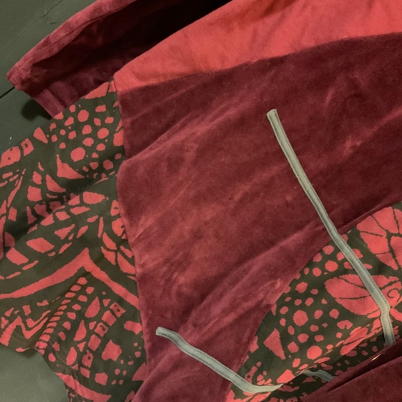 Tunic by Leopards and Roses medium burgundy - Picture 3 of 6